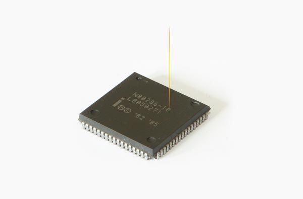 芯片激光打標機的特點、材料以及優點