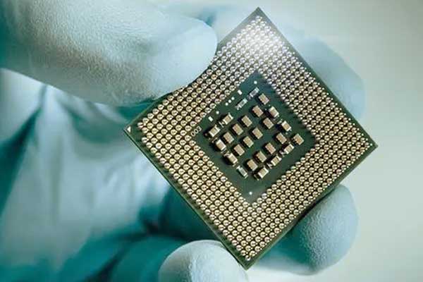 在芯片制造中，激光切割機扮演的角色是什么？(圖2)